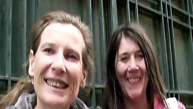 Glory hole for 2 mothers in a libertines club