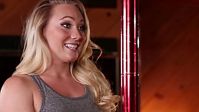 Strip dance trainer AJ Applegate and Eva Lovias wet pussy