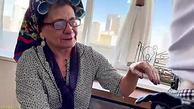 Aged gets booty banged by real estate agent