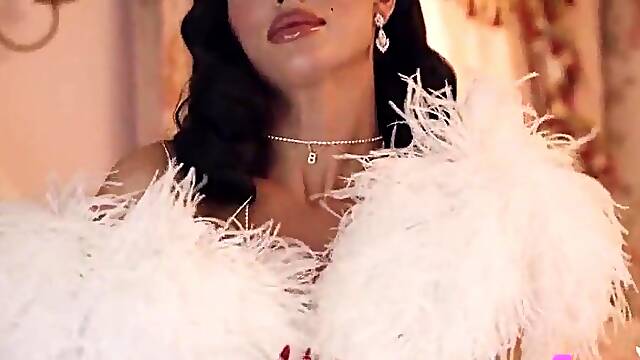 Glamorous hottie Bryona Ashly undressed her breathtaking body and large tits