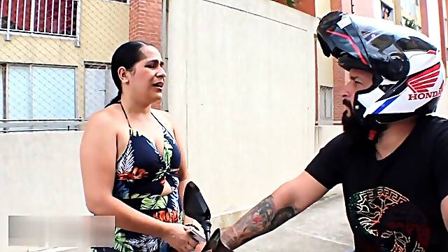 Sizzling girl asks me for a ride home, and when we arrive she gets naked and surprises me by saying shell pay me with fuck-fest - Spanish pornography