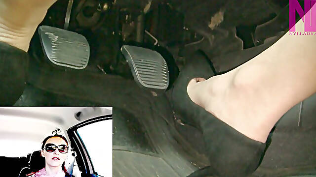 Soft Driving in Suede Black Louboutins